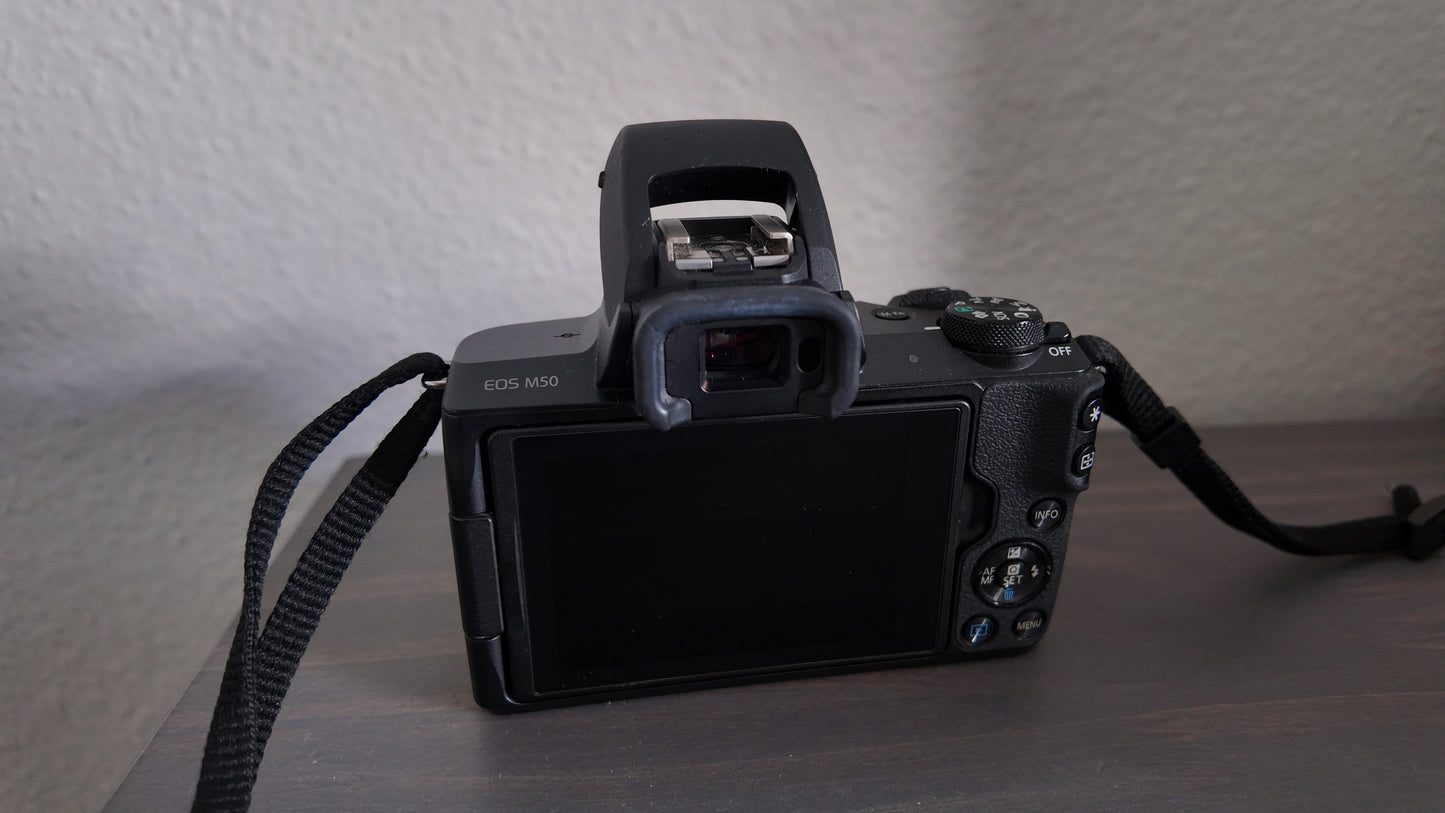 Canon EOS M50 Mark II w/ EF‑M 15‑45mm IS STM Lens – Excellent Condition – 4K Vlogging